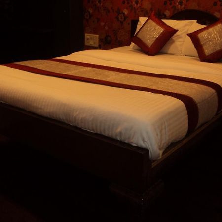 Benazeer Hotel Bombay Eksteriør billede