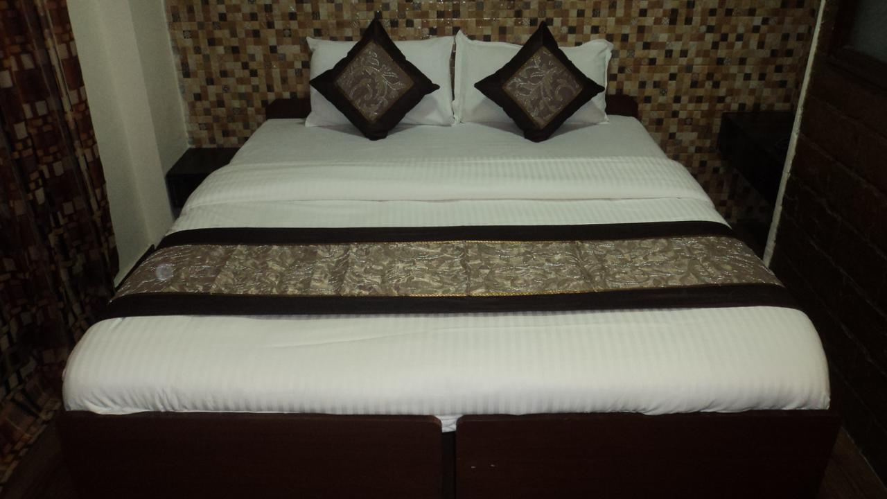 Benazeer Hotel Bombay Eksteriør billede