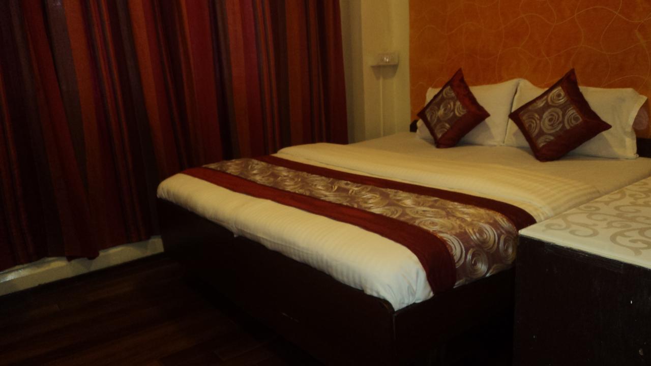 Benazeer Hotel Bombay Eksteriør billede